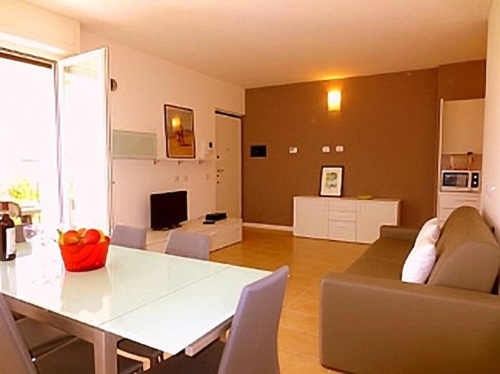 4 Village Centre Lenno Homes With Pool-By Italian Apartments Zimmer foto